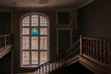 Urban exploration in an old abandoned hospital in a historic mansion in Poland - Urbex in Turczynek