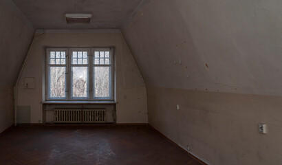 Urban exploration in an old abandoned hospital in a historic mansion in Poland - Urbex in Turczynek