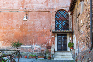 Fototapeta na wymiar old house in the old town in Rome, Italy