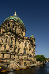 Fototapeta na wymiar berlin cathedral