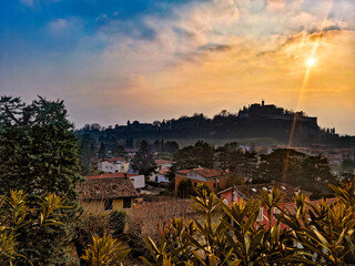 tramonto sul castello di Brescia
