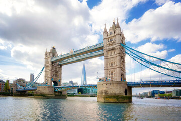 Fototapeta na wymiar London Tower Bridge on the river Thames