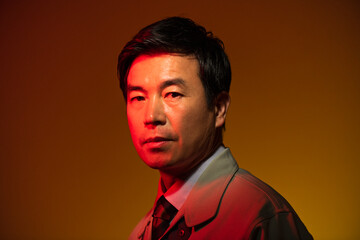 作業服を着た50代ビジネスマン