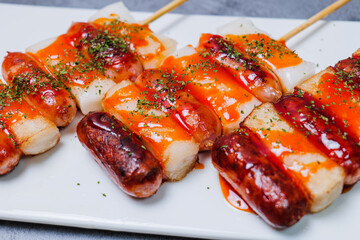 Sotteok-sotteok, Korean skewered sausages and rice cakes
