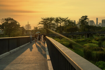  Natural parks, environment and views of high-rise office buildings in the middle of the city, a new park in the heart of Bangkok.