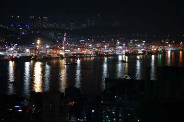 Obraz na płótnie Canvas The night view of the Busan, a port city in South Korea
