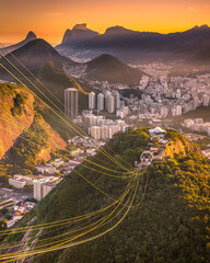 Widok z Głowy Cukru - Rio de Janeiro Brazylia podczas zachodu słońca