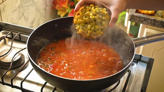 milho e ervilha no molho