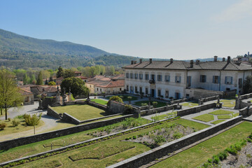 VILLA ANTICA CON GIARDINO