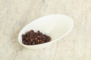 Dry Clove aroma in the bowl