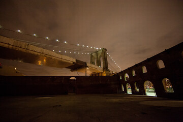 ニューヨーク・ブルックリンブリッジの夜景
