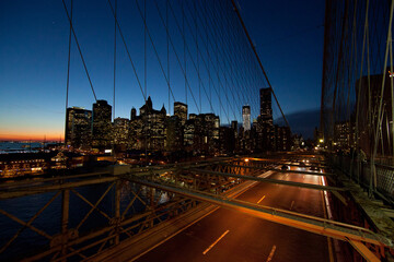 Fototapeta na wymiar ニューヨーク・マンハッタンブリッジの夜警