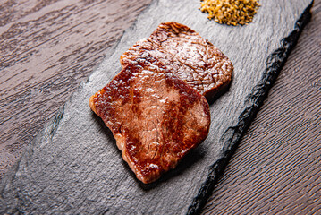 육즙이 가득하고 맛있는 소고기 안심