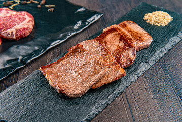 육즙이 가득하고 맛있는 소고기 안심