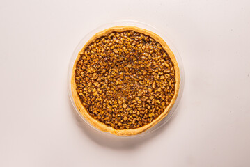 프랑스 전통 방식으로 만든 호두파이