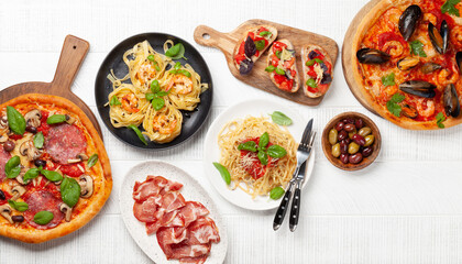 Italian cuisine. Pizza, pasta and toasts