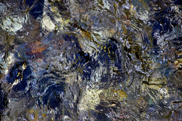 Fototapeta premium fließendes Wasser im Fluss