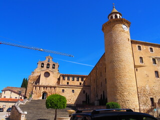 Oña, con su imponente monasterio, en la provincia de Burgos. España.