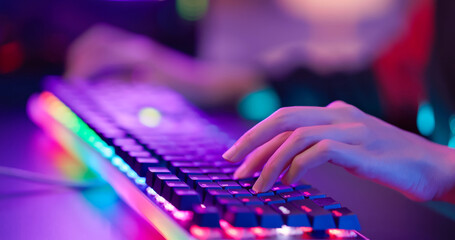 Esport RGB mouse and keyboard © ryanking999