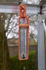 Max and Min greenhouse thermometer with broken magnet holder