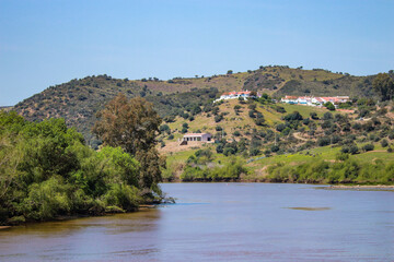 Fototapeta na wymiar Guadiana river in the ancient village of Pomarao