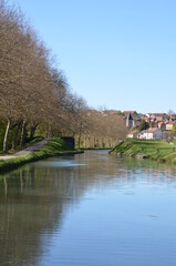 Paysage canal de Bourgogne navigation plaisance