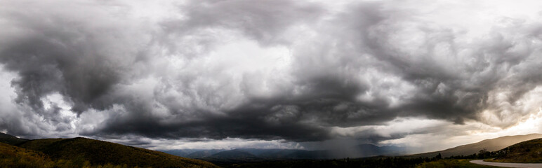 Obraz premium Sunset and dramatic clouds in Cerdanya, Pyrenees, Spain