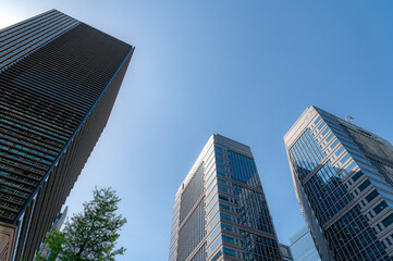 東京都千代田区丸の内のビジネス街の都市景観