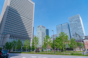 東京都千代田区丸の内のビジネス街の都市景観