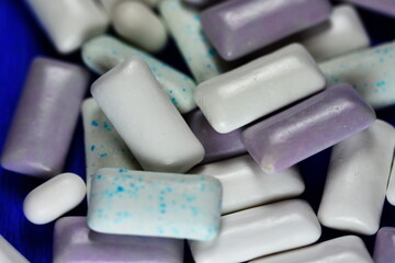 What to Know About Chewing Gum