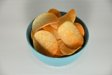 potato cips in a plate