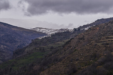 Fototapeta na wymiar Pueblo en la montaña en Granada