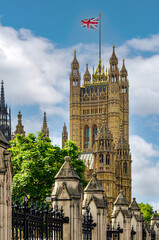 Das Britische Parlament mit dem Union Jack.
The British Parliament with the Union Jack.