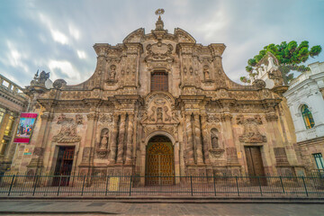 Fototapeta na wymiar Church of La Compañía, Quito, Ecuador (Church of the Society of Jesus)