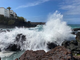 Bay of Puerto de la Cruz on Tenerife - Brandung in der Bucht von Puerto de la Cruz auf der Kanareninsel Teneriffa	