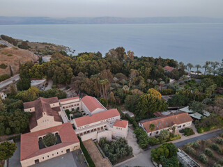 Obraz premium Aerial view of Pilgerhaus Tabgha at the place of the multiplication of loaves and fishes. Its primary mission is to accommodate pilgrims