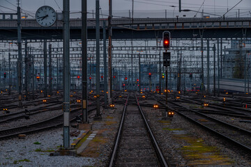 Rails in Zurich main station 2022 04 03 after sunset