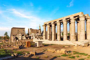 Obraz premium Famous Pylon of Luxor Temple, view of the pillars and statues, Egypt