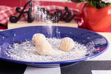 christmas cookies with icing sugar