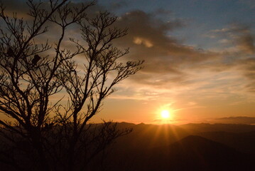 写真素材：山頂の日の出
