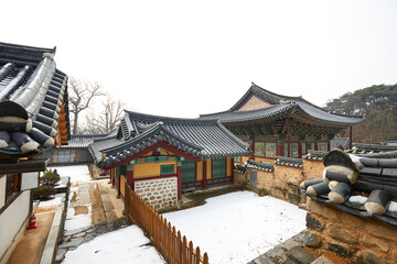 Obraz premium Silleuksa Temple in Yeoju-si, South Korea. Silleuksa Temple is an old Korean traditional temple. 