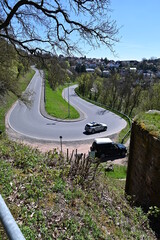 Strasse mit Serpentine Kurve auf der Binger Straße in Stromberg, Bad Kreuznach, Rheinland-Pfalz,...