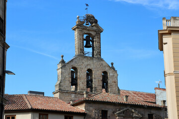 Fototapeta na wymiar Glockenturm am Plaza del Corillo, Salamanca