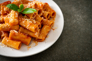 Rigatoni pasta with tomato sauce and cheese