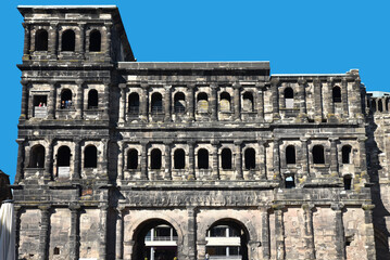 Obraz premium Façade romaine de la Porta Nigra à Trèves. Allemagne