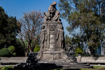 Fototapeta na wymiar Historical monument symbolizing the grateful homeland to its fallen children in Chapultepec Castle Park in Mexico City the Central American capital, CDMX, México.