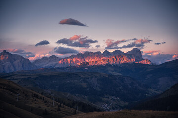 Dolimiti sunset mountains 