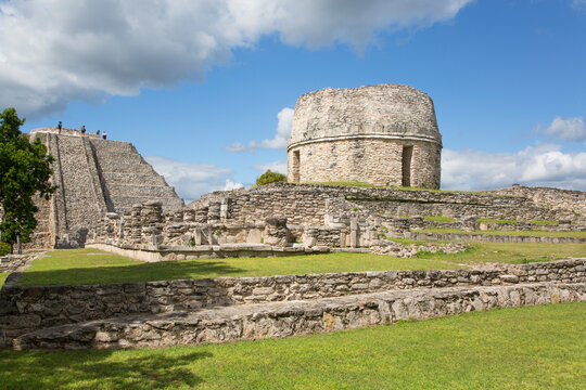 Round Temple in centre and Kukulcan Temple (Castillo), Mayan Ruins, Mayapan Archaeological Zone, Yucatan State, Mexico