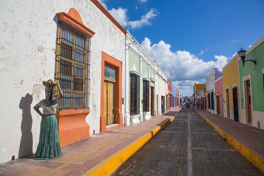 Statue of Local Woman, Calle 59, Old Town, UNESCO World Heritage Site, San Francisco de Campeche, State of Campeche, Mexico