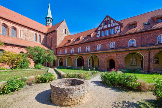 Former Cistercian Lehnin Monastery, St. Mary's Gothic Church and cloister courtyard, Brandenburg, Germany